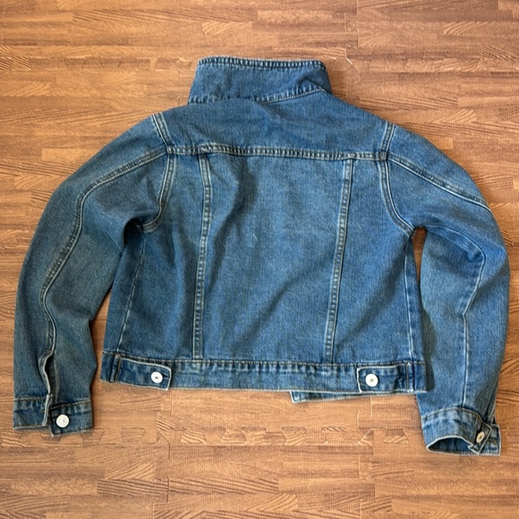 BLUE DENIM JEAN JACKET SIZE SMALL - Picture 2 of 2